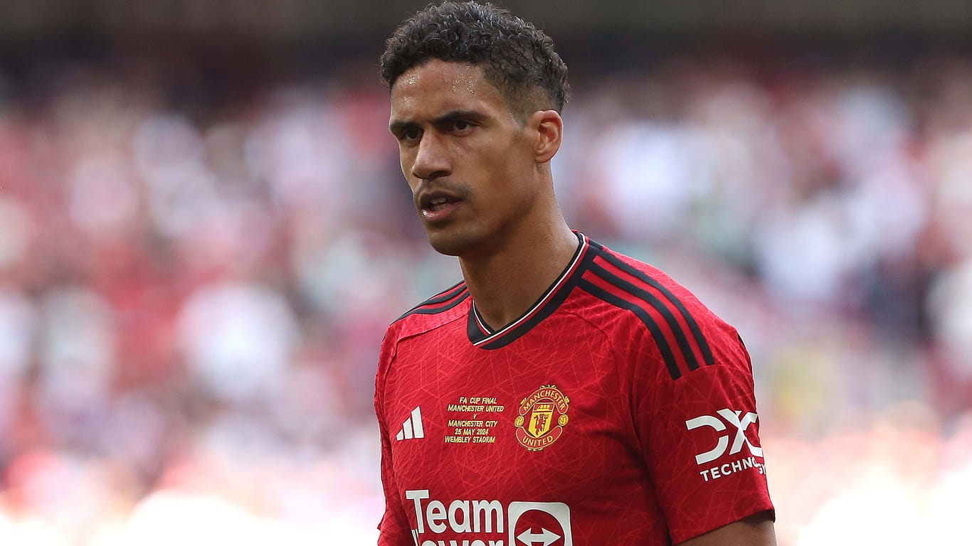 Keine Zukunft bei Manchester United: Raphaël Varane muss die "Red Devils" verlassen.