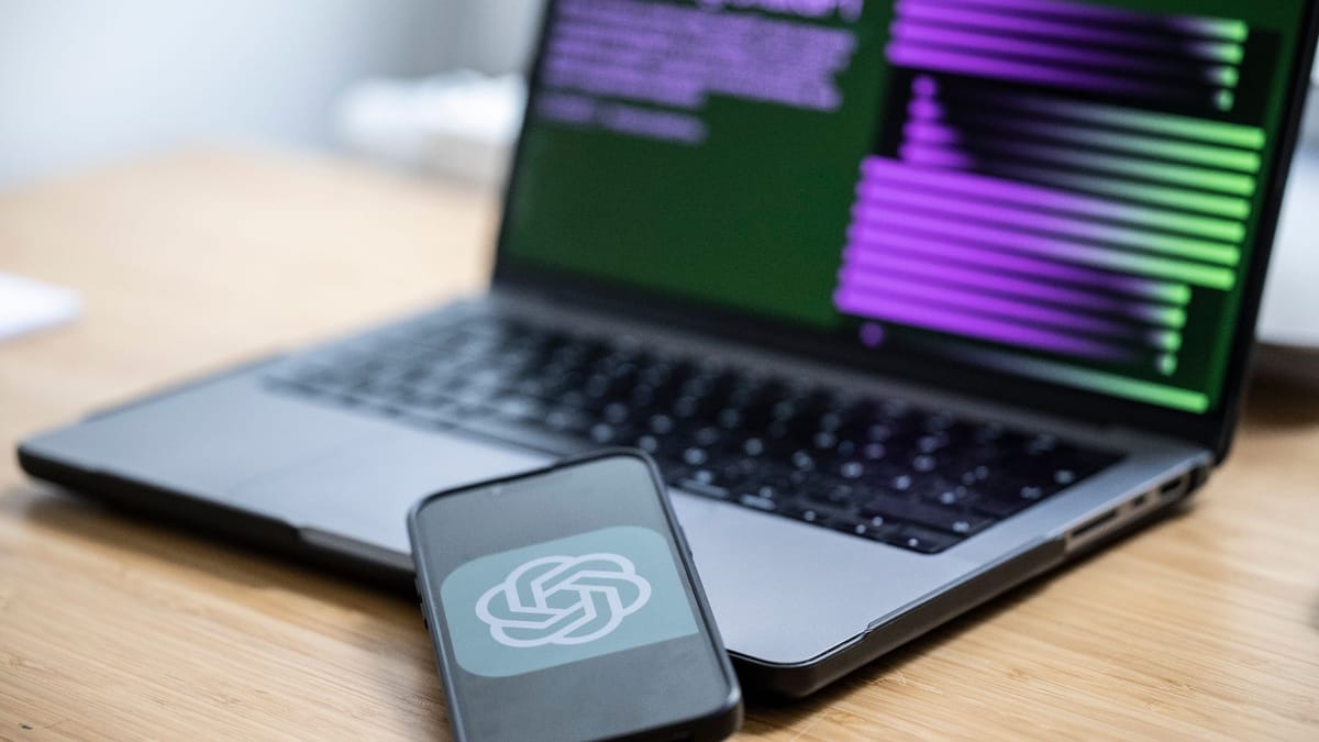 KI im Job erlaubt? Anwalt für Arbeitsrecht warnt vor möglichen Fallen