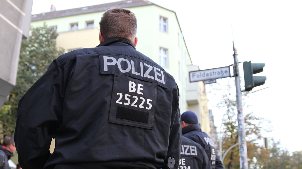 Berlin: Vergewaltiger Entkommt Bewachern - Fahndung Läuft