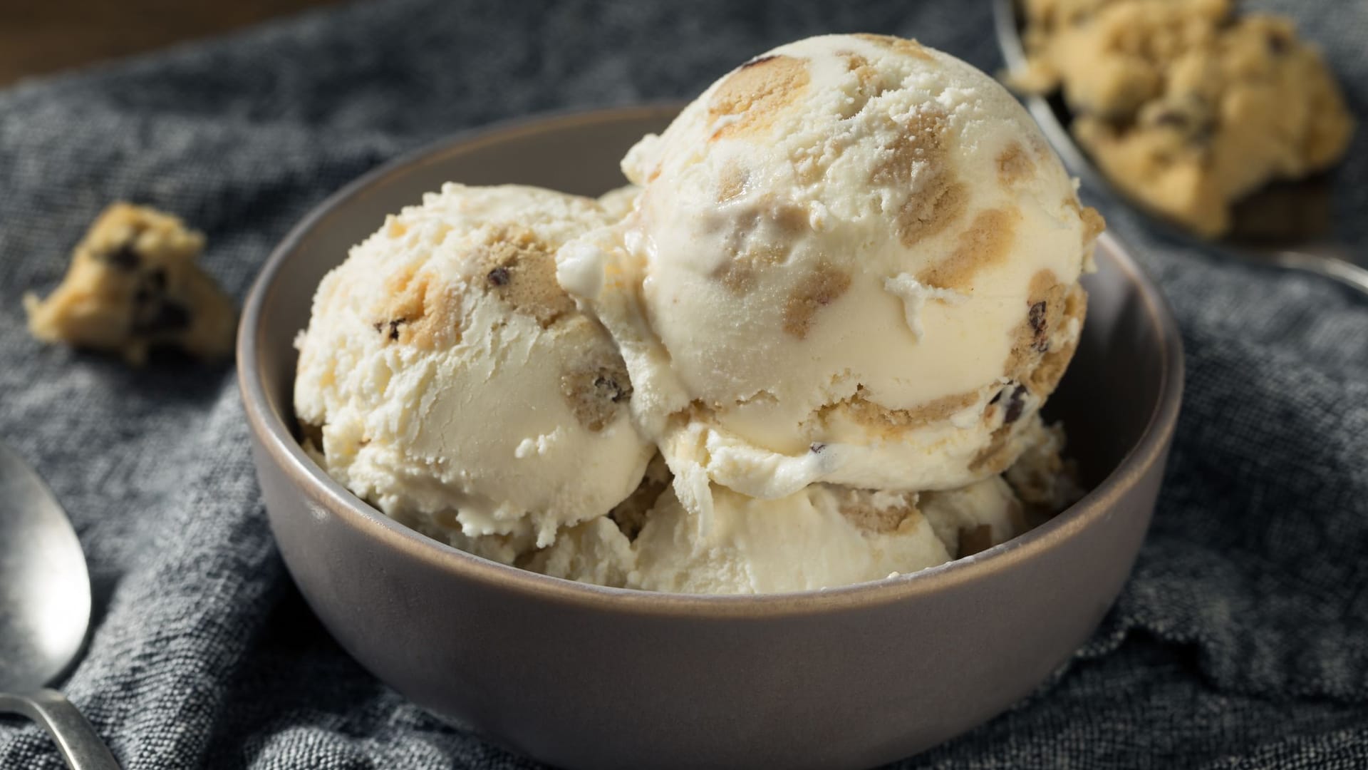 Cookie Dough Ice Cream heißt in Deutschland meist oft nur "Cookie-Eis".