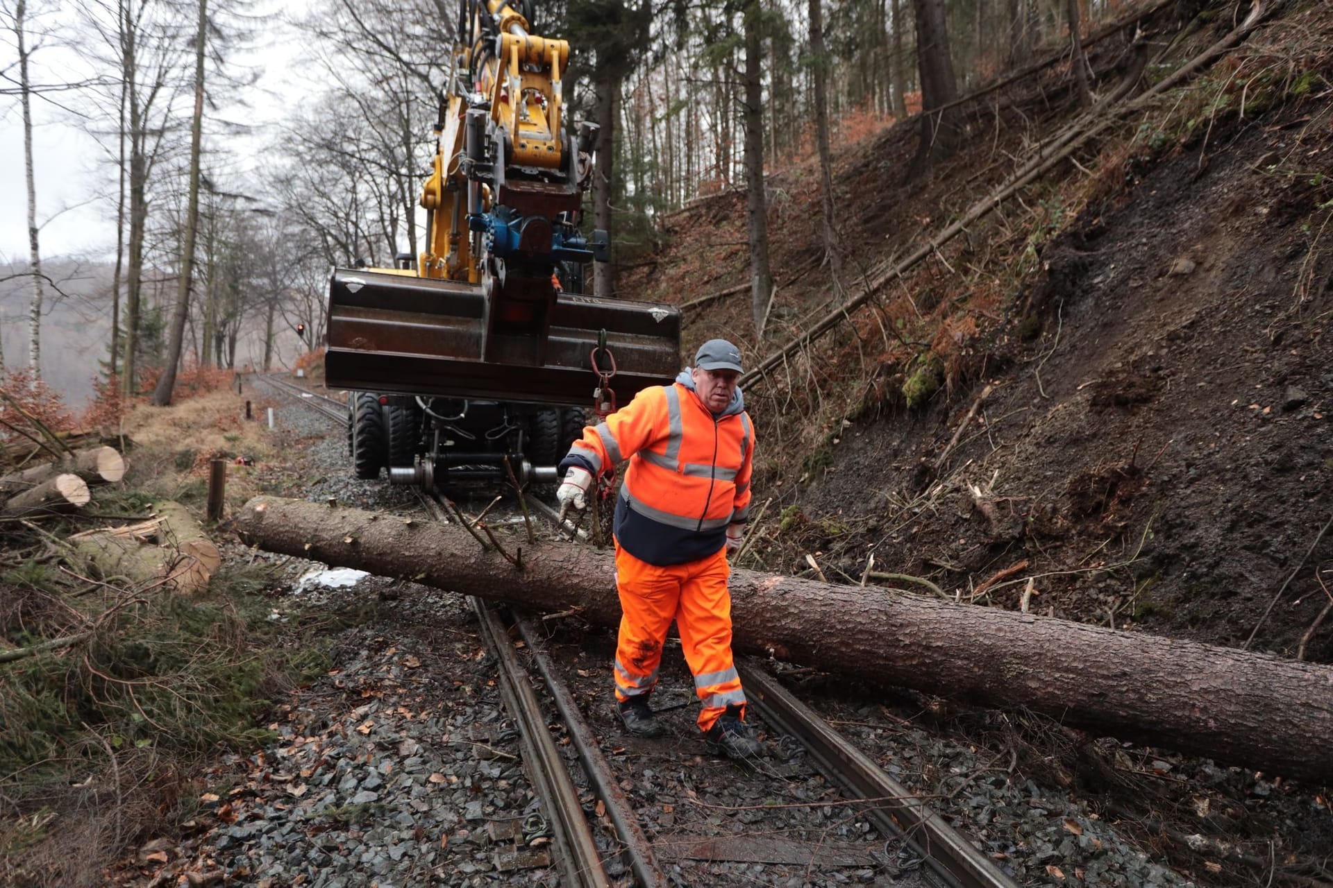 Unwetterschäden auf Bahnstrecken