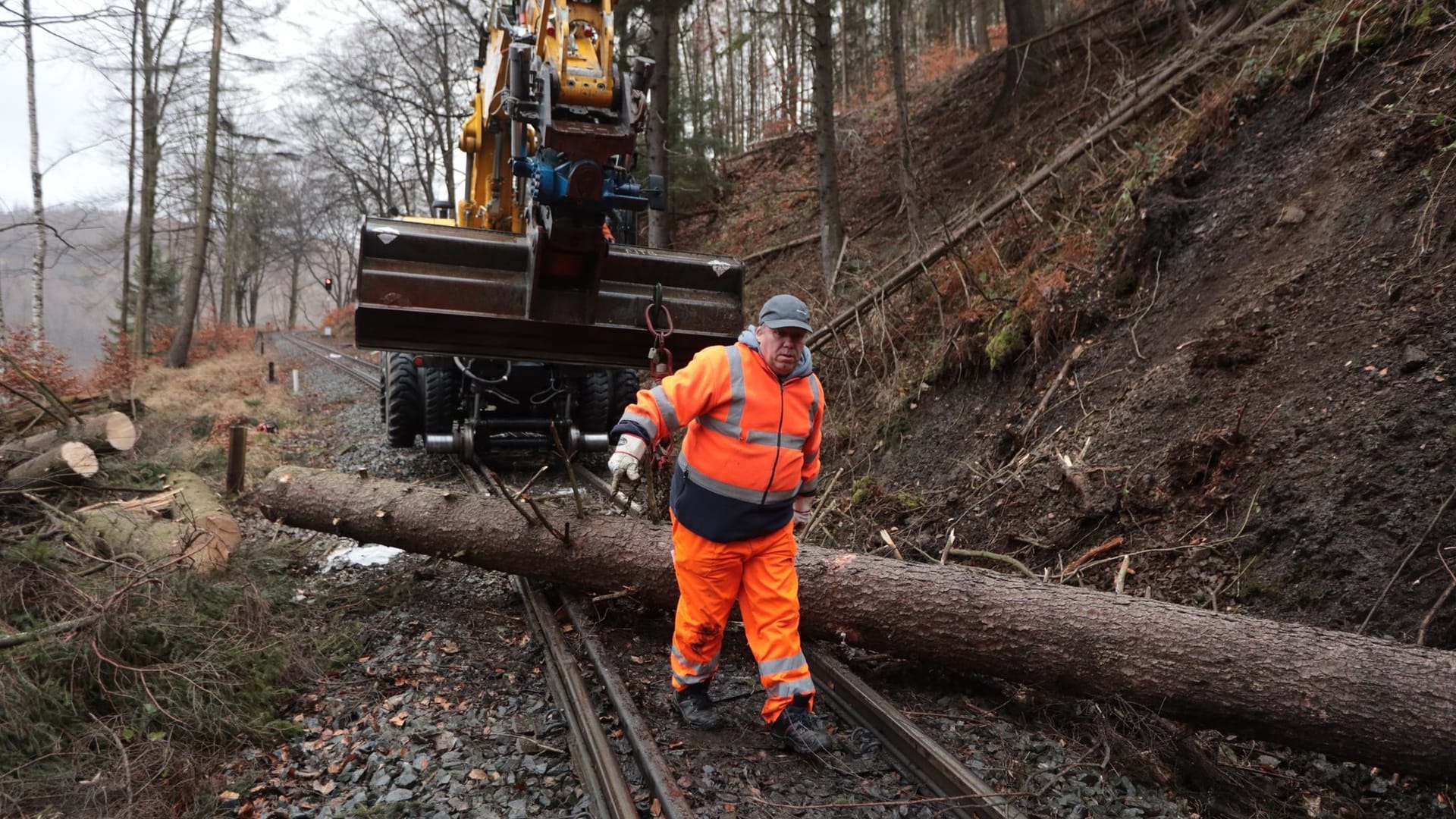 Unwetterschäden auf Bahnstrecken