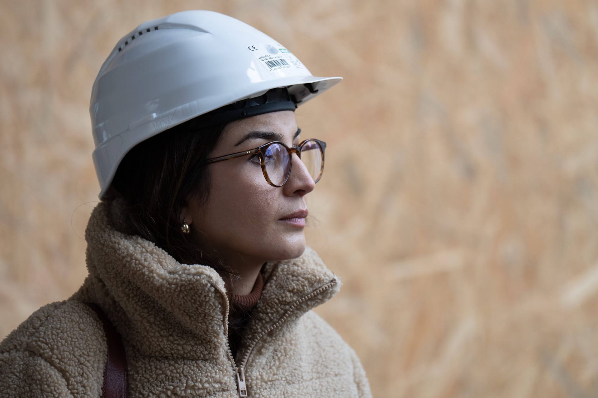 Grünen-Politikerin Tuba Bozkurt bei einem Termin auf einer Baustelle in Zehlendorf (Archivfoto): Ihr Zwischenruf sei "pietätlos und unanständig" gewesen, sagt sie.