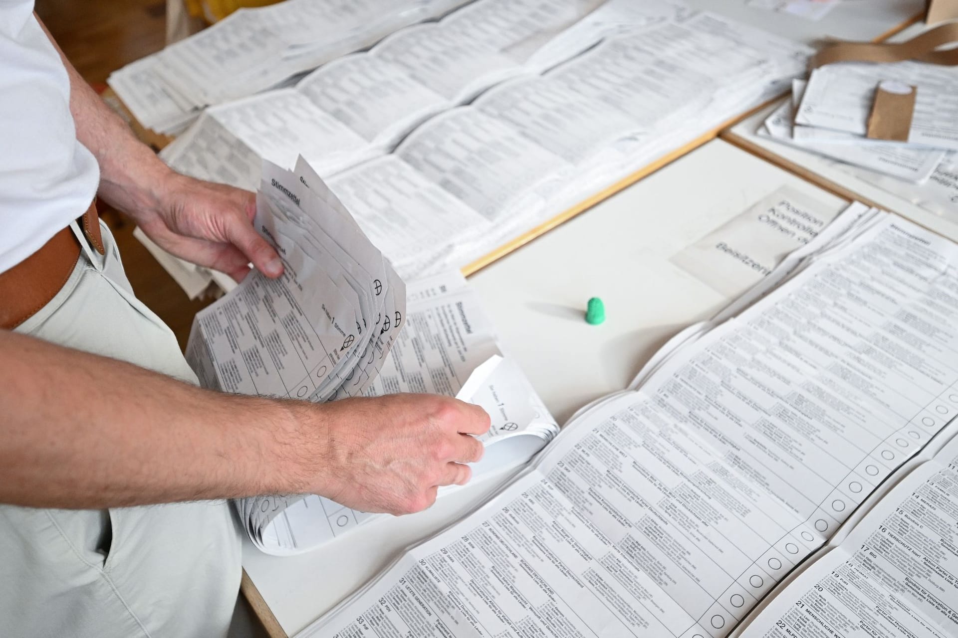 Europawahl - Auszählung Stimmen in Stuttgart