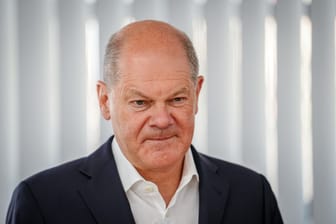 Bundeskanzler Olaf Scholz: Die Regierung soll Asyl-Modelle prüfen.