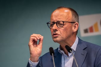 CDU-Chef Friedrich Merz (Archivbild) legte sich bei "Illner" mit Wirtschaftsminister Robert Habeck an.