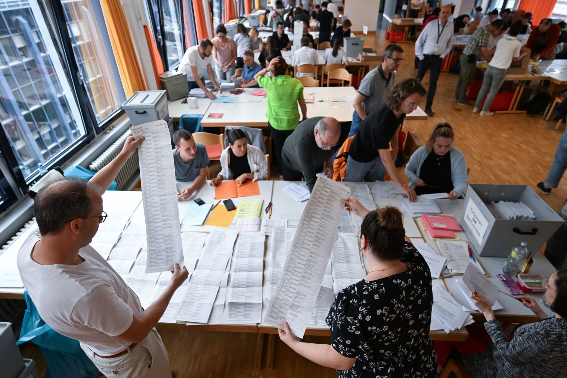 Europawahl - Auszählung Stimmen in Stuttgart