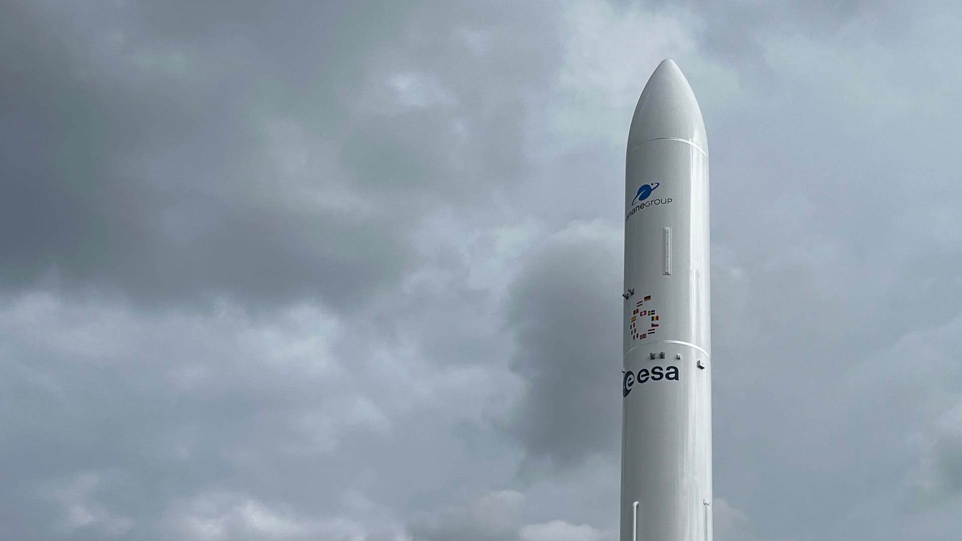 Modell der "Ariane 6" auf dem Gelände der Internationalen Luft- und Raumfahrtmesse in Berlin.