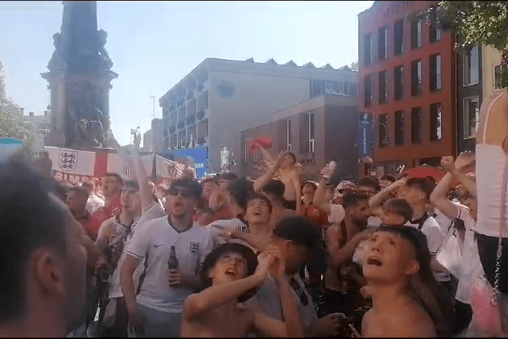 "Ten German Bomber": England-Fans singen am Heumarkt