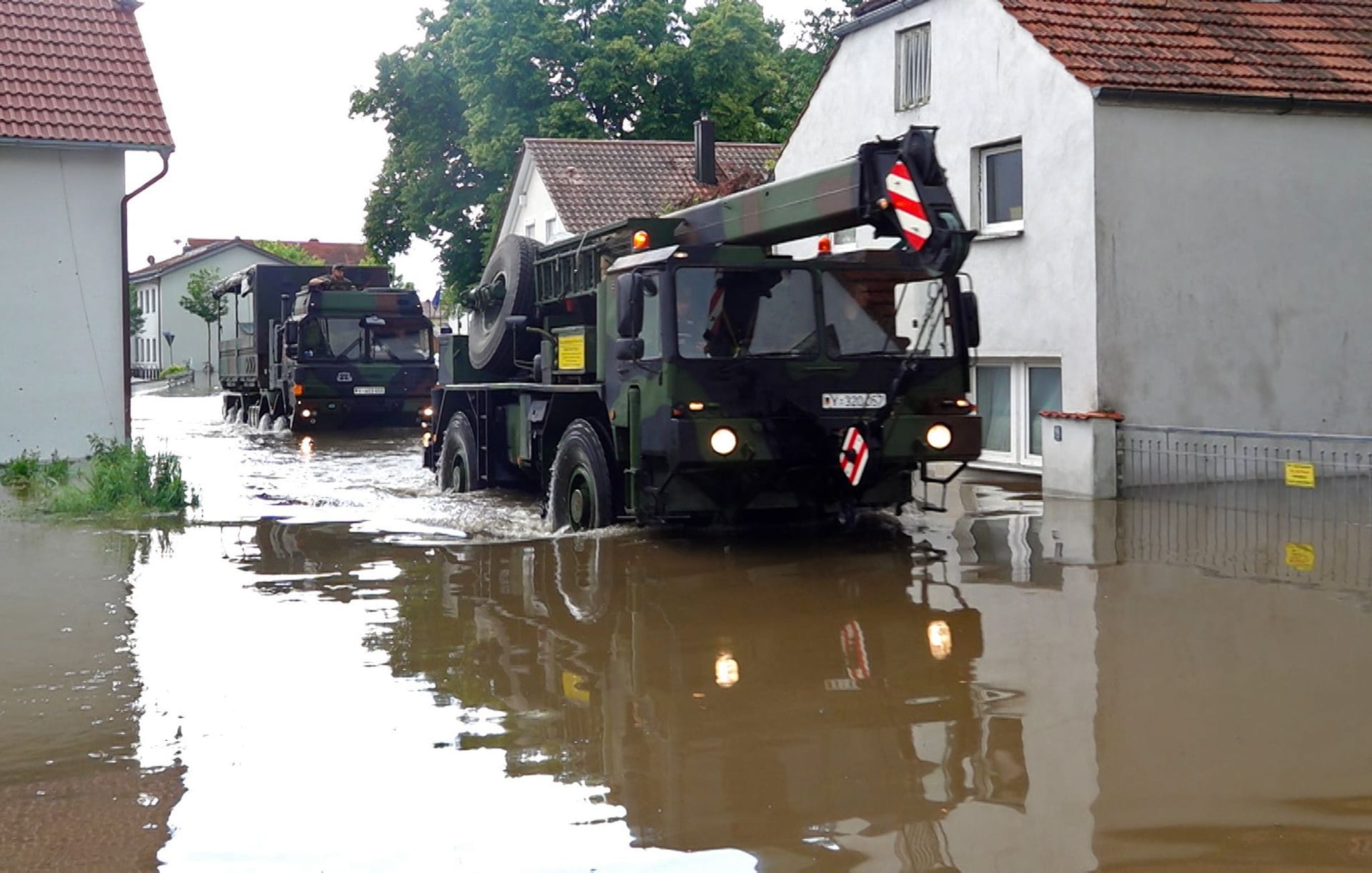 Bundeswehreinsatz im Hochwassergebiet in Reichertshofen.