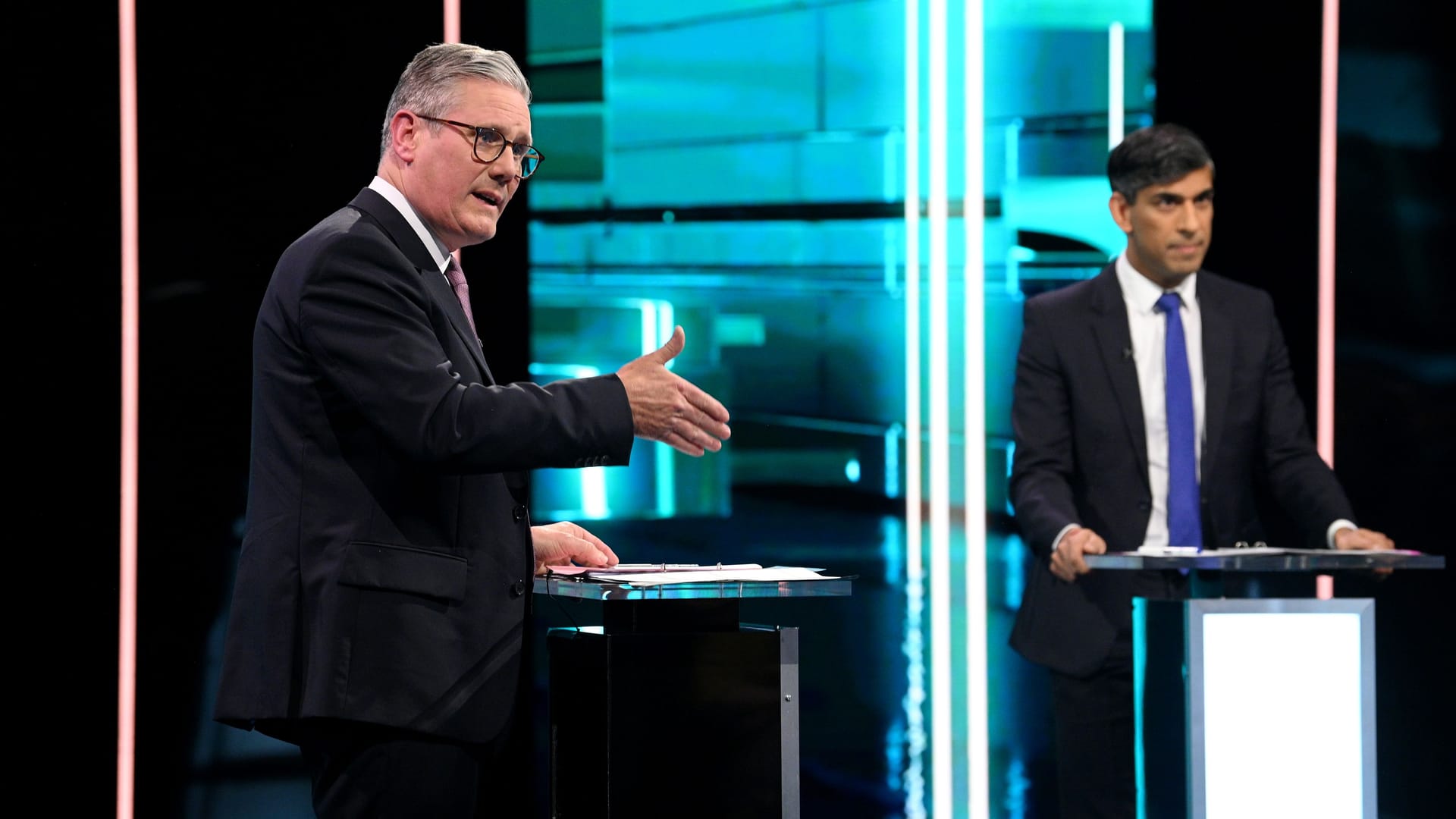 Oppositionsführer Keir Starmer (l.) und Premierminister Rishi Sunak lieferten sich im Sender ITV ein erbittertes Duell.