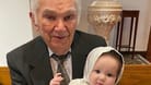 Orville Allen mit seiner Urenkelin (Archivbild). Der 98-Jährige ist der älteste Organspender in den USA.