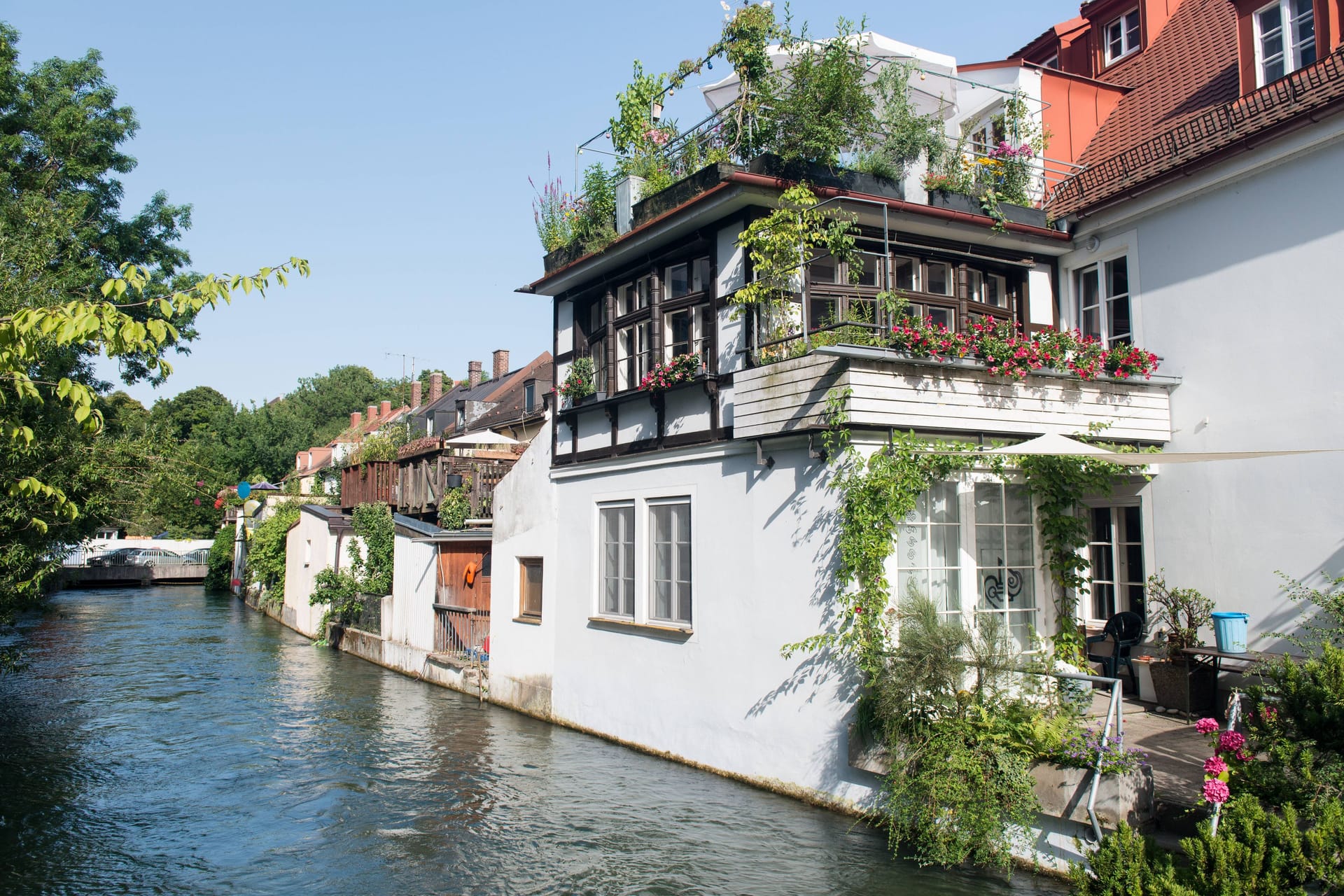 Der Auer Mühlbach in Untergiesing (Archivbild): Auch dieser Stadtbach war einst im Untergrund verschwunden.