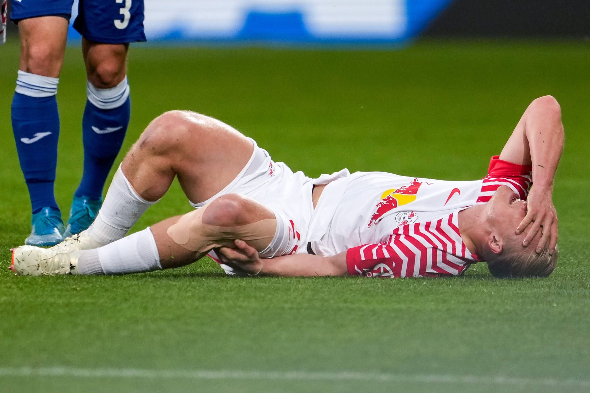 Xaver Schlager verletzte sich im Bundesligaspiel bei der TSG Hoffenheim schwer.