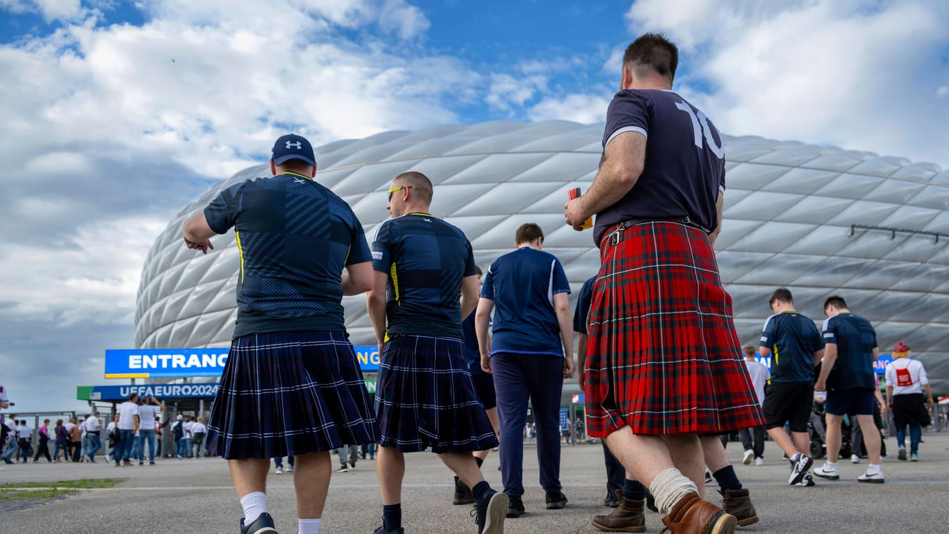 Schottland-Fans beim EM-Eröffnungsspiel in München (Symbolbild): Ein schottischer Fan starb während seines Besuchs in Deutschland.