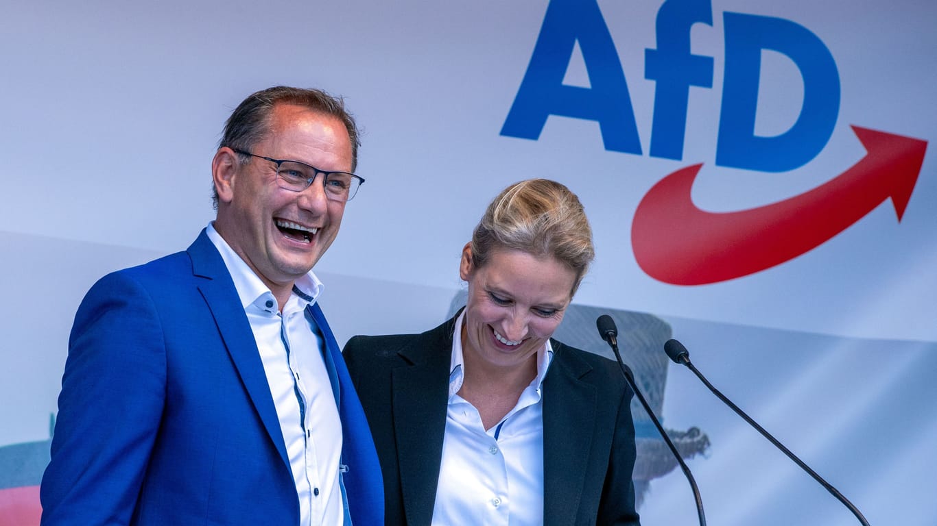 AfD-Politiker Tino Chrupalla und Alice Weidel: Die Partei ist in Ostdeutschland teils auf dem Weg zur Volkspartei, sagt Steffen Mau.