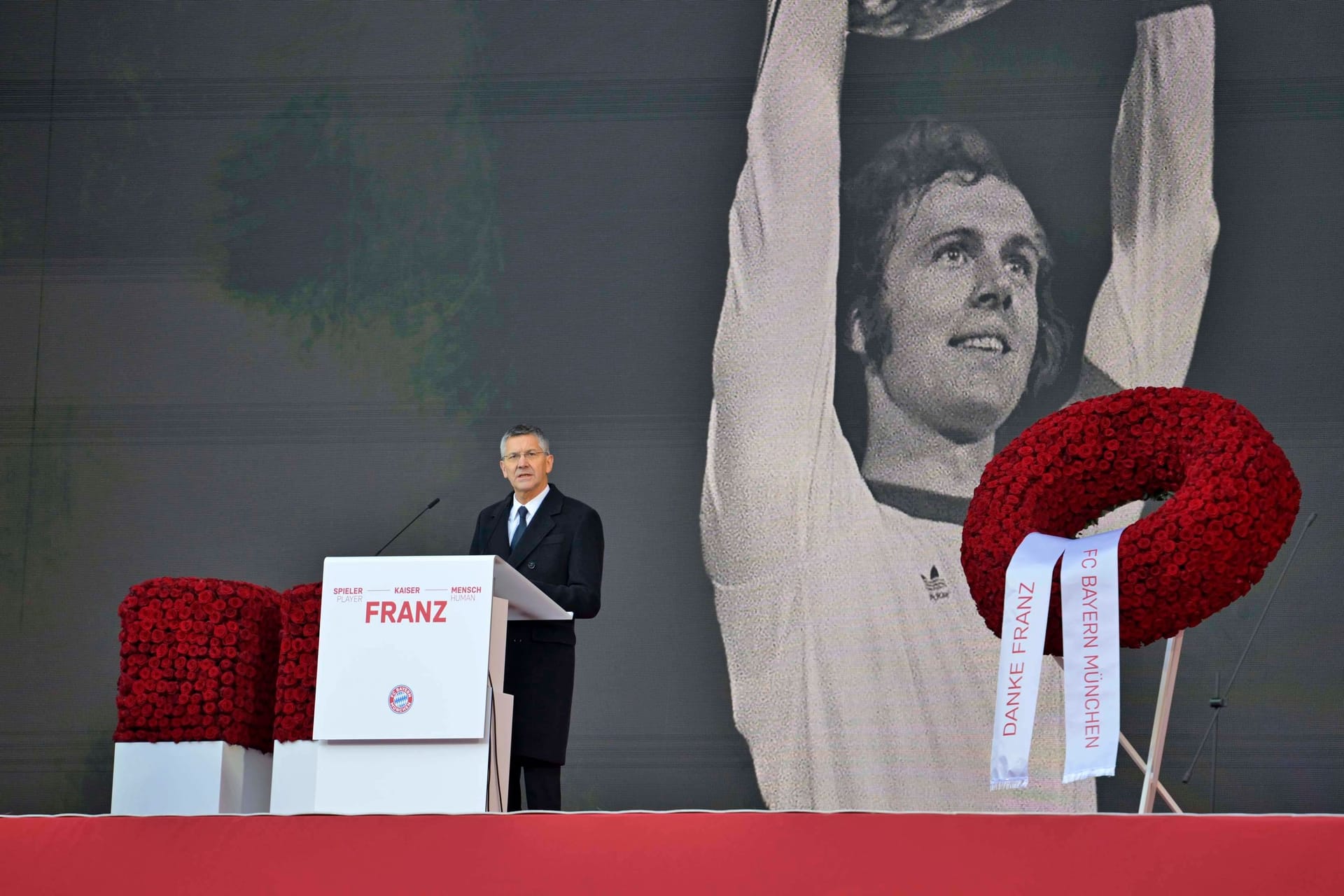 Herbert Hainer: Der Bayern-Präsident würdigte Franz Beckenbauer auf dessen Gedenkfeier mit einer emotionalen Rede.