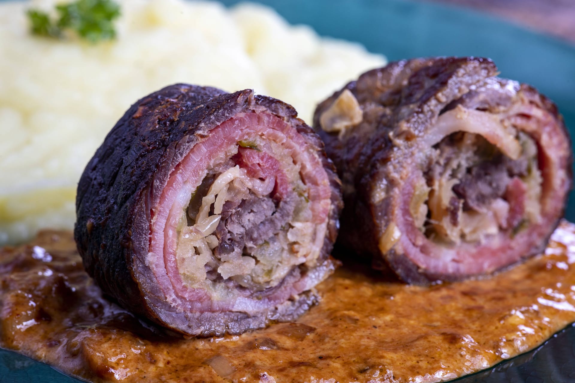 Fleischroulade mit Kartoffelpüree (Symbolbild): Das Teichhûs serviert Fleisch- und Fischgerichte, aber auch Vegetarisches.