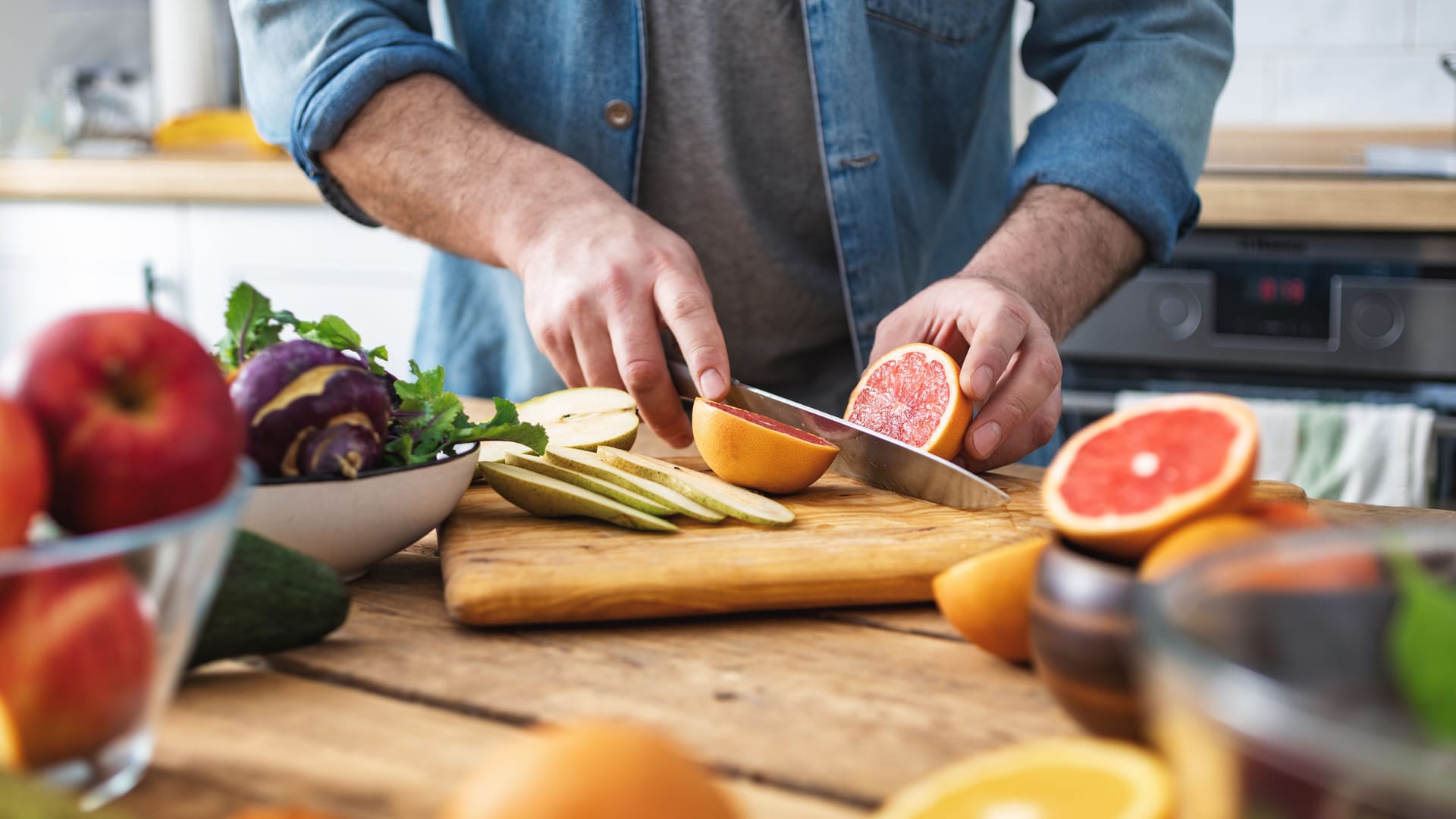 Ernährung als Therapie: Sowohl Gicht- als auch Arthrose-Patienten profitieren von einer gesunden Ernährung.