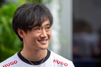 Yuki Tsunoda: Der Japaner bleibt beim Schwesterteam vom Weltmeister Red Bull.