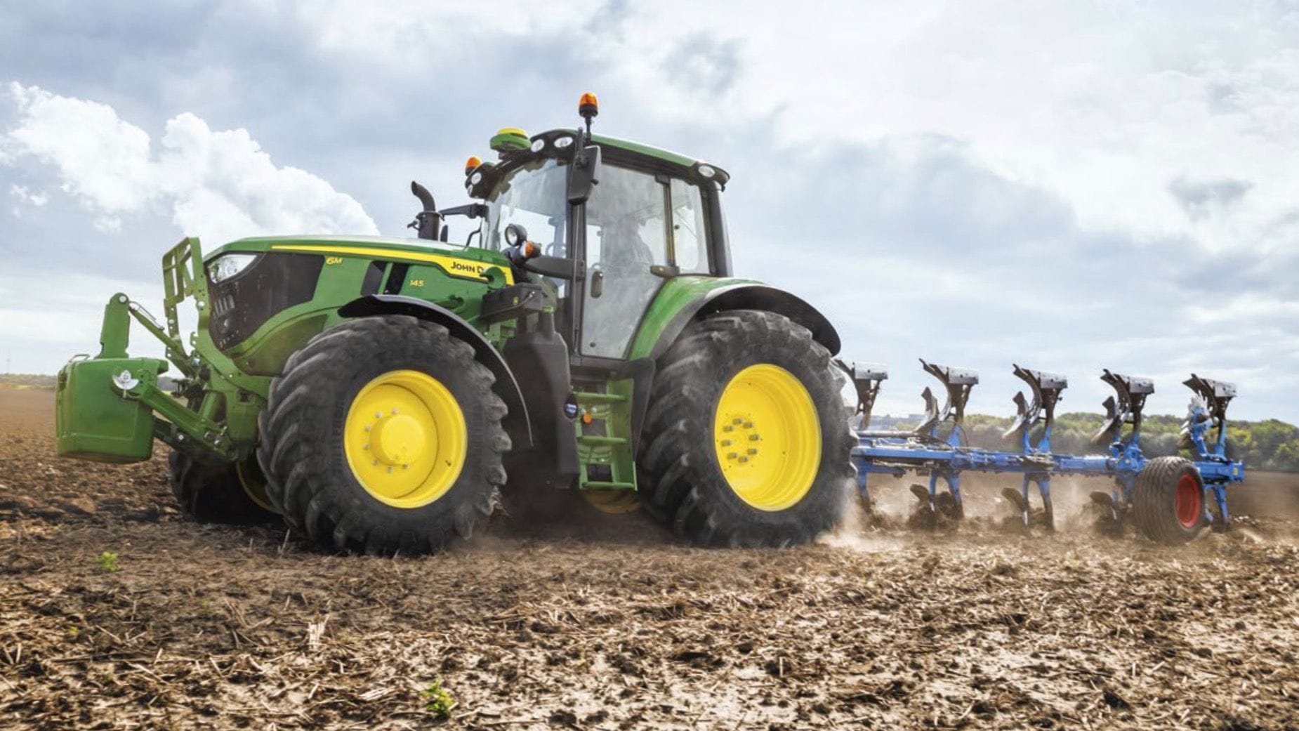 John Deere erweitert seine Modellpalette um 17 neue Fahrzeuge.