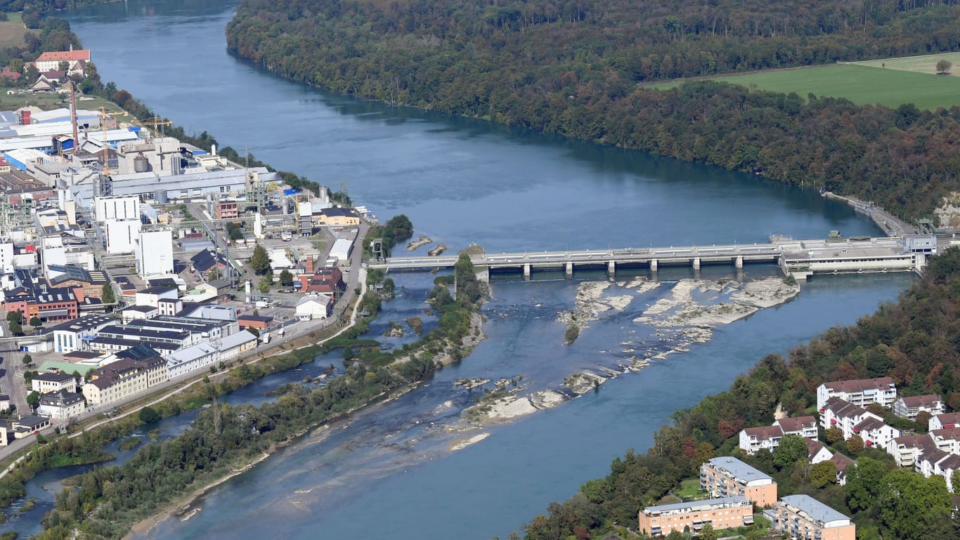 Das Wasserkraftwerk Rheinfelden: Hier stürzte am Mittwoch eine Frau in den Tod.