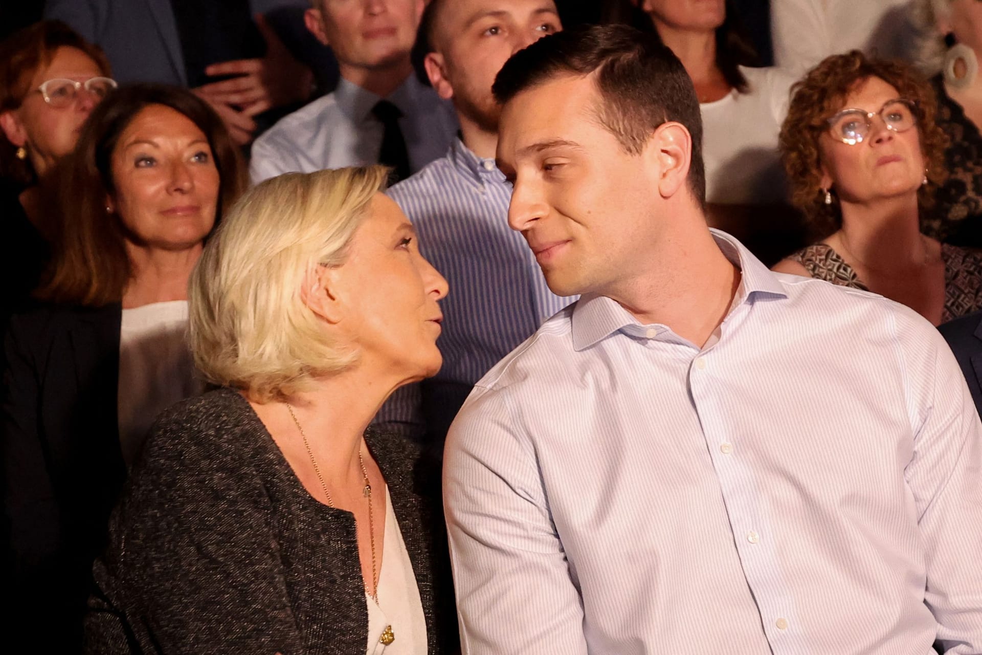 Wegen seiner Bewunderung für Marine Le Pen trat Bardella schon mit 16 Jahren in den Rassemblent National (RN) ein.