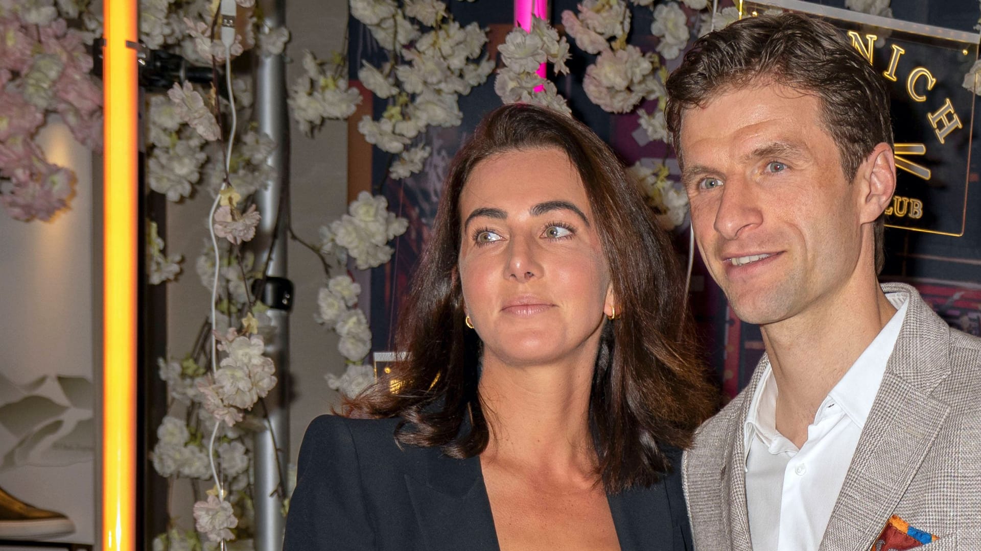 Lisa und Thomas Müller: Sie sind seit 2009 verheiratet.