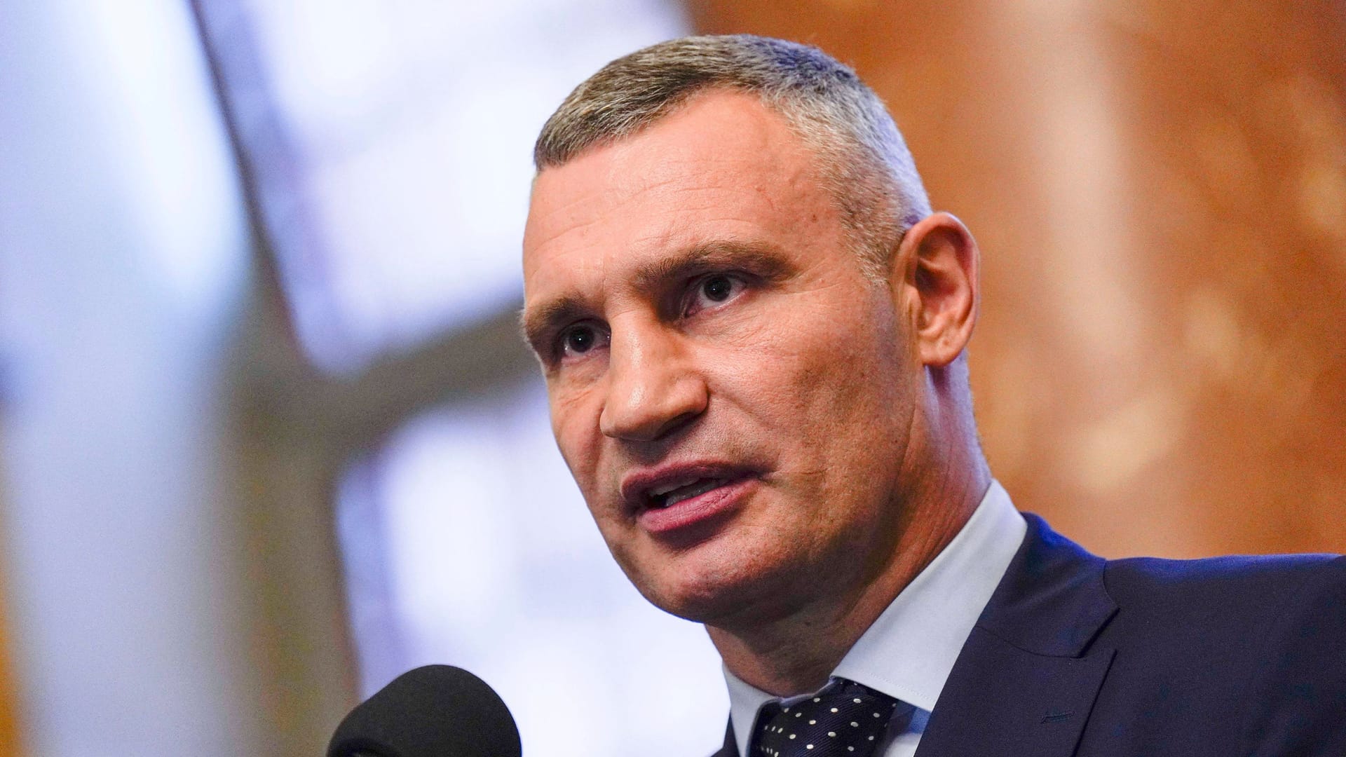 Vitali Klitschko bei der Unterzeichnung der Vereinbarung über eine Städtepartnerschaft von Berlin und Kiew. Berlin, 14.09.2023