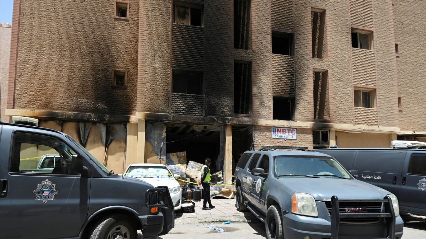 Das Wohnhaus nach dem Gebäudebrand mit 35 Toten.