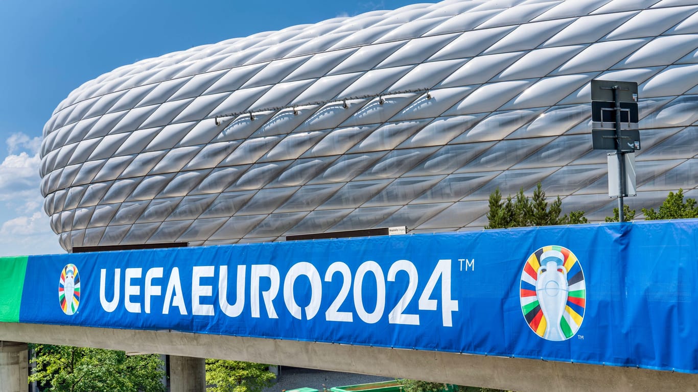 Die Münchner Allianz Arena: Offiziell ist das EM-Eröffnungsspiel zwischen Deutschland und Schottland längst restlos ausverkauft.