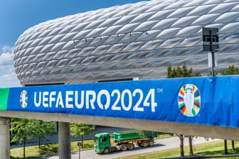 Die Münchner Allianz Arena: Offiziell ist das EM-Eröffnungsspiel zwischen Deutschland und Schottland längst restlos ausverkauft.