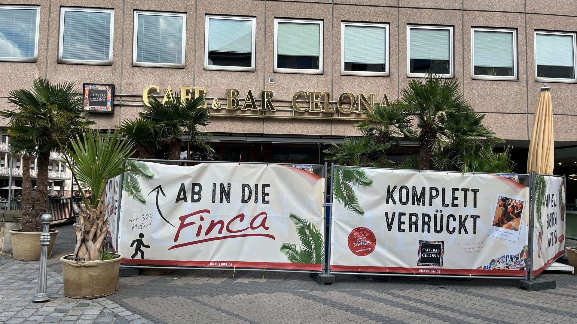 Die Bar liegt direkt an der Fleischbrücke: Sie hat auch eine kleine Terrasse zur Pegnitz hin.