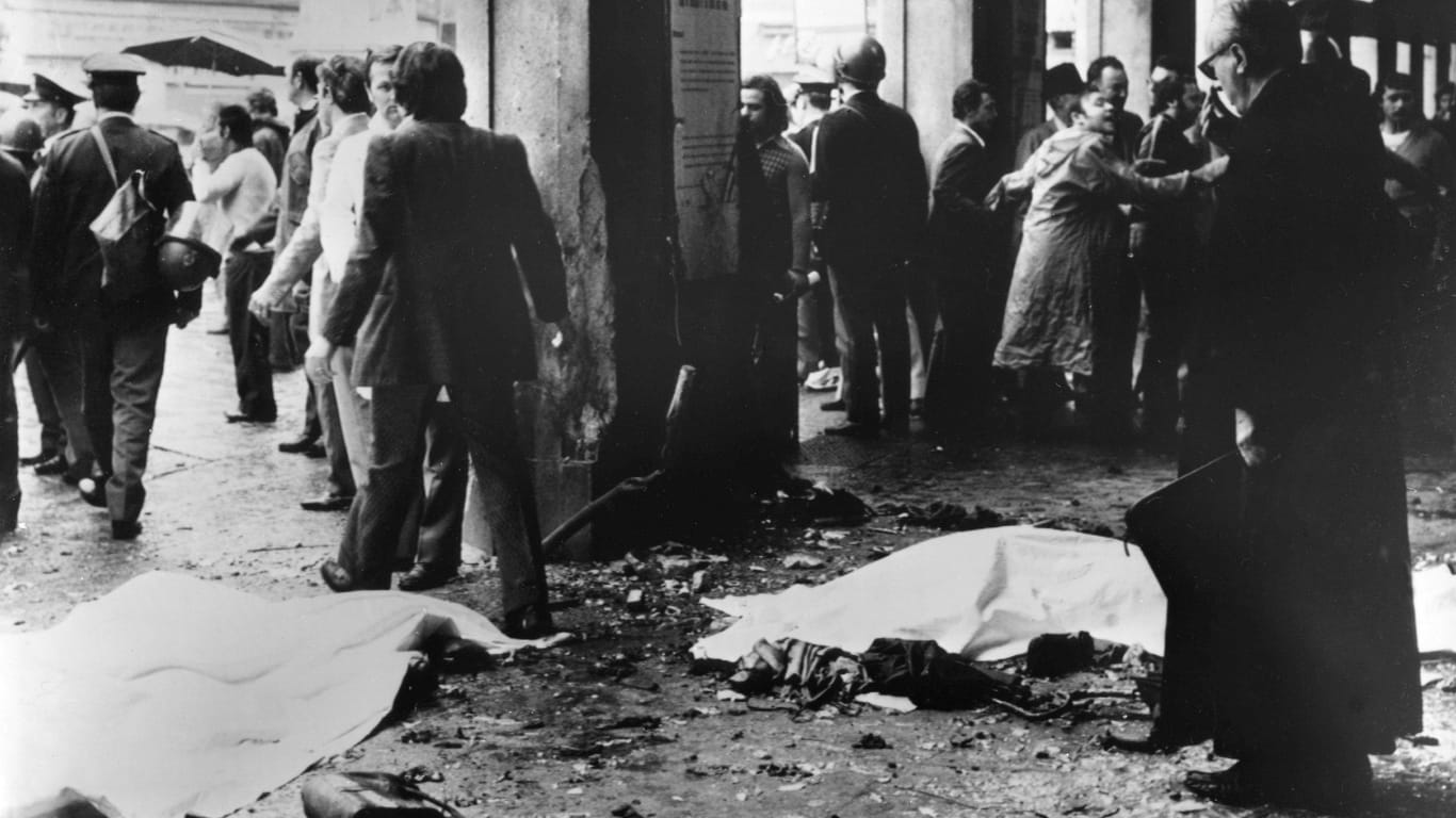 Das Bombenattentat von Brescia 1974: Acht Menschen starben, vor Gericht steht 50 Jahre später ein Schulfreund von Abel und Furlan.