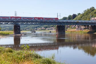 Eisenbahnbrücke verbindet die Altstadt mit dem Bahnhof Meißen.