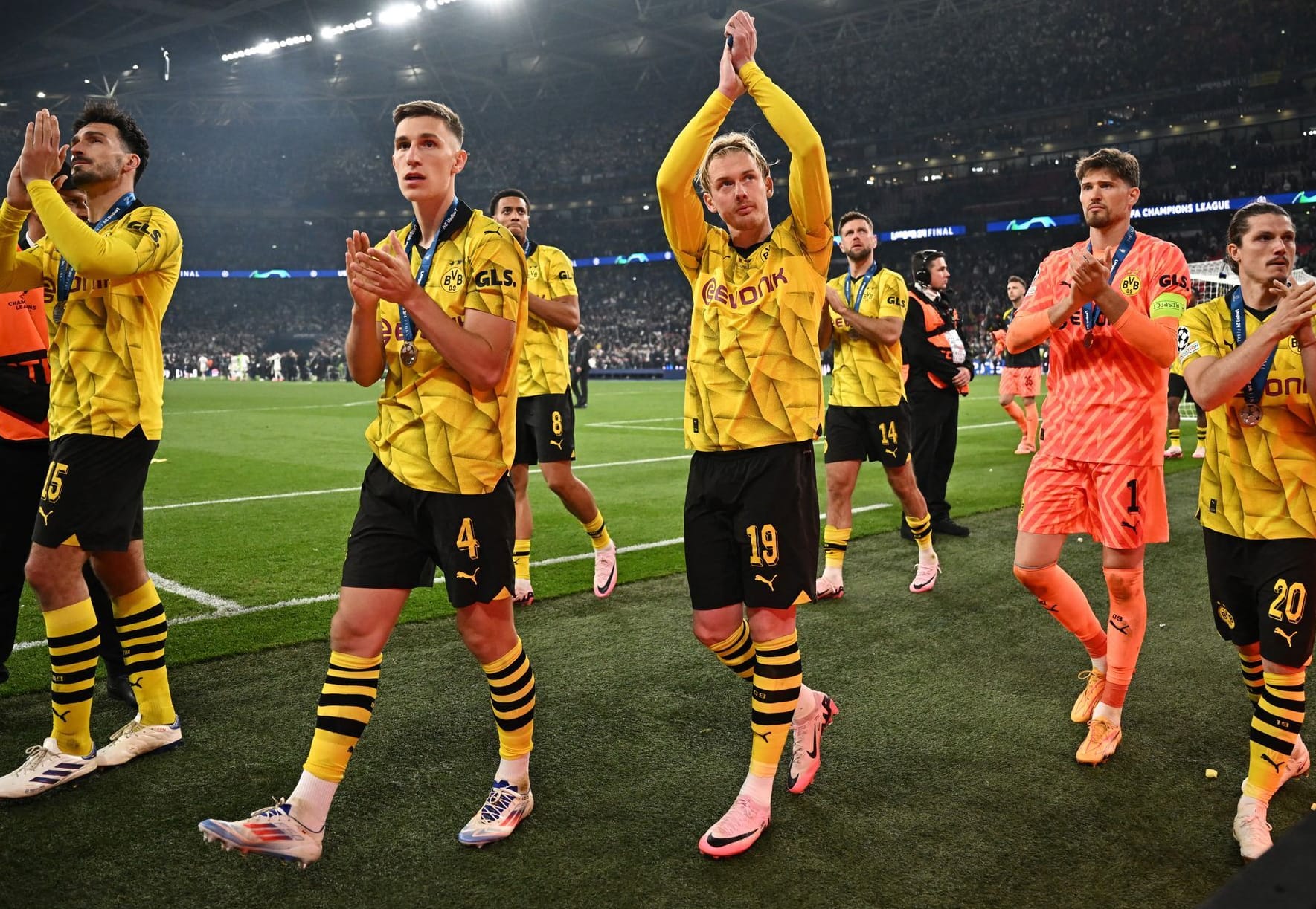 Gekämpft, alles gegeben – und am Ende doch verloren: Borussia Dortmund erlebt ein bitteres Champions-League-Finale. Dabei können sich einige BVB-Akteure auszeichnen – andere enttäuschen aber. Die Einzelkritik.