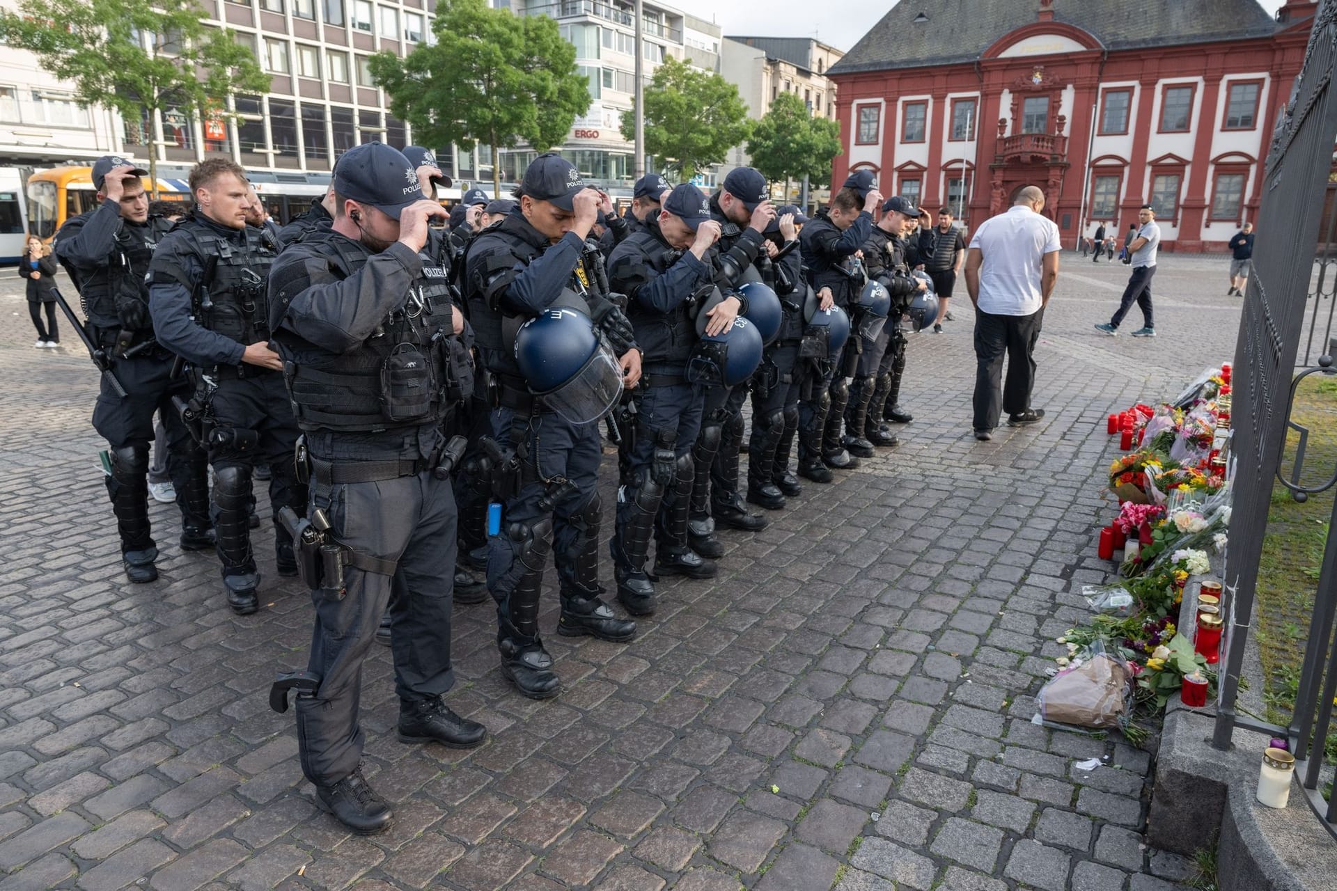 Trauer um getöteten Polizisten in Mannheim