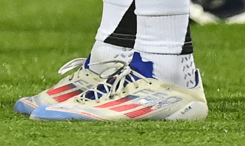 Thomas Müllers Fußballschuhe beim Spiel gegen die Ukraine.