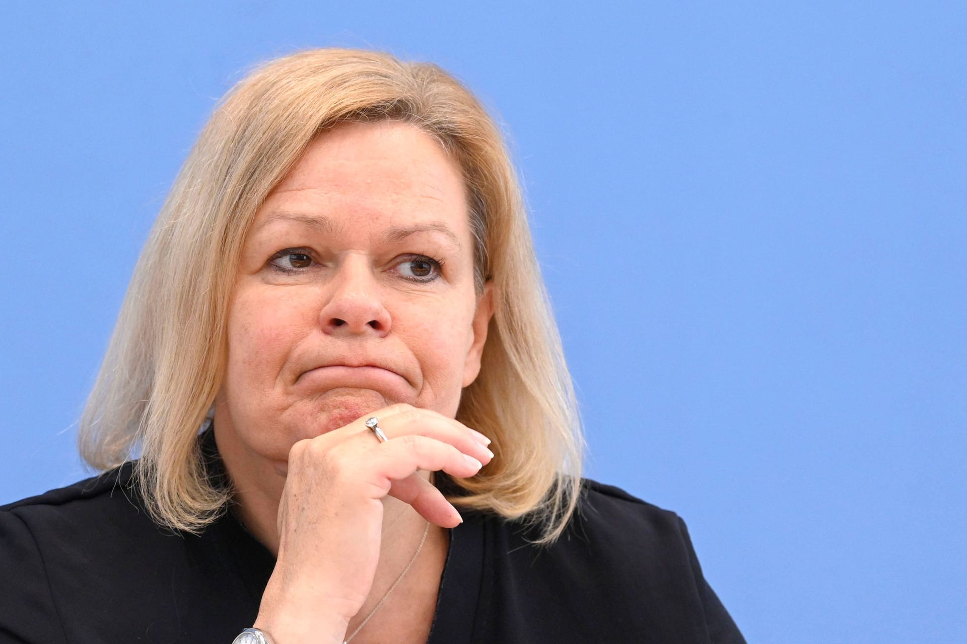 Bundesinnenministerin Nancy Faeser: Die Sozialdemokratin plant die Abschiebung von Afghanen über Zentralasien.