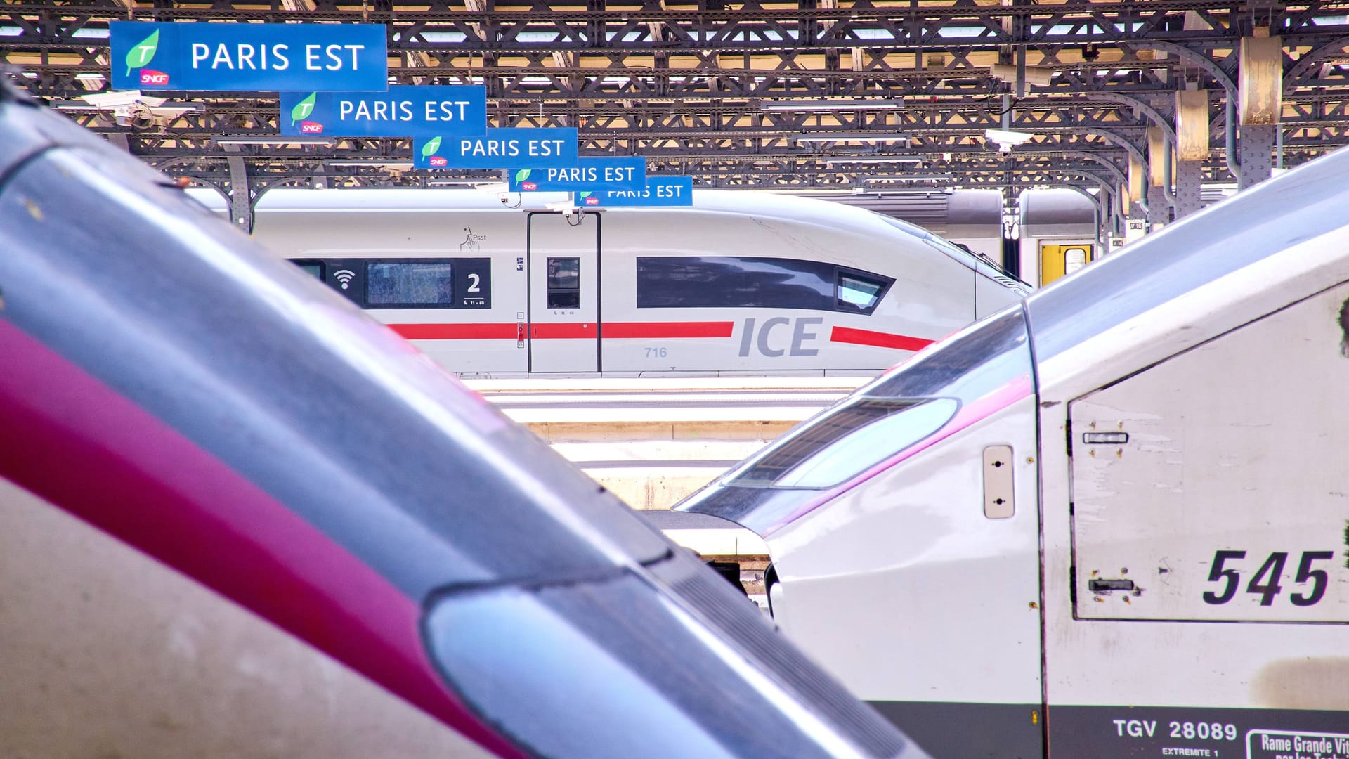 Züge halten am Bahnhof Paris Est (Symbolbild): Diesen Bahnhof wird der Nightjet ab August länger nicht anfahren.