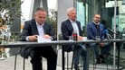 Christian Scharpf neben OB Reiter und Christian Köning (von links) bei der Pressekonferenz am Dienstag.