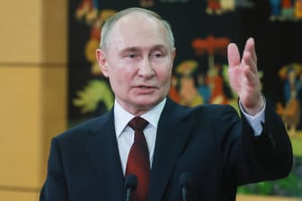 Wladimir Putin: Ein Vertrauter teilte mit, Tausende Einwanderer aufgegriffen zu haben.