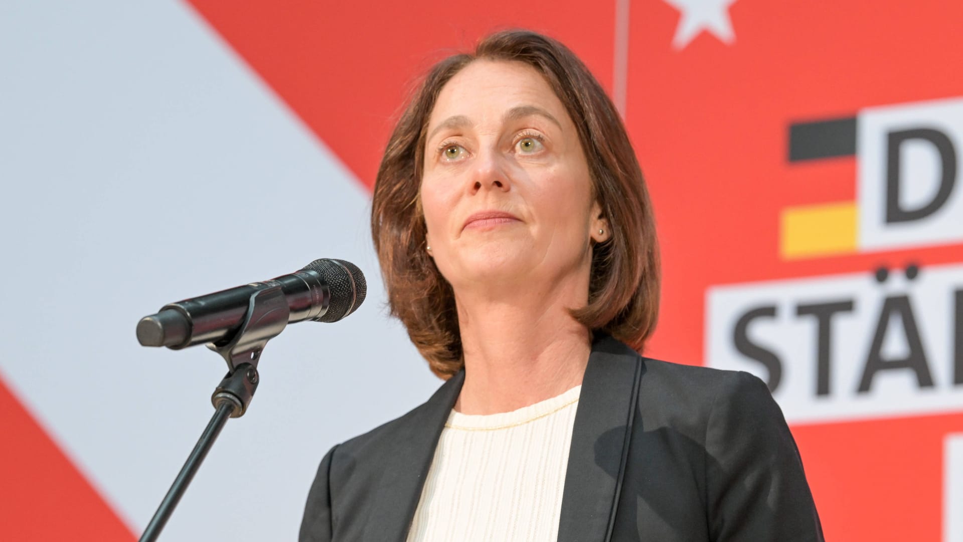 Europawahlabend der SPD im Willy-Brandt-Haus: Katarina Barley ist frustriert.