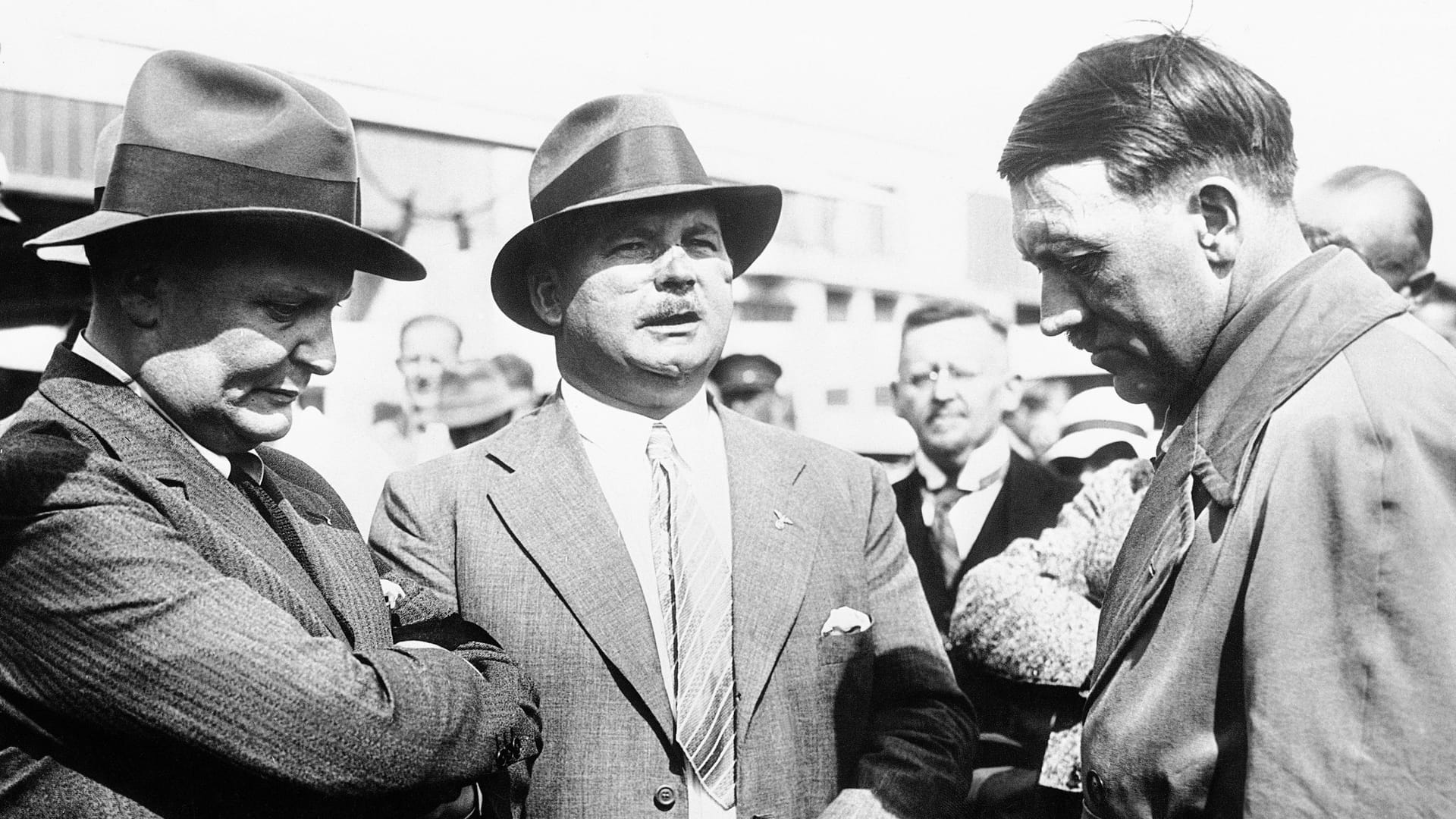 Hermann Göring, Ernst Röhm und Adolf Hitler 1932 (l. n. r.): 1934 ließ der Diktator Röhm erschießen.