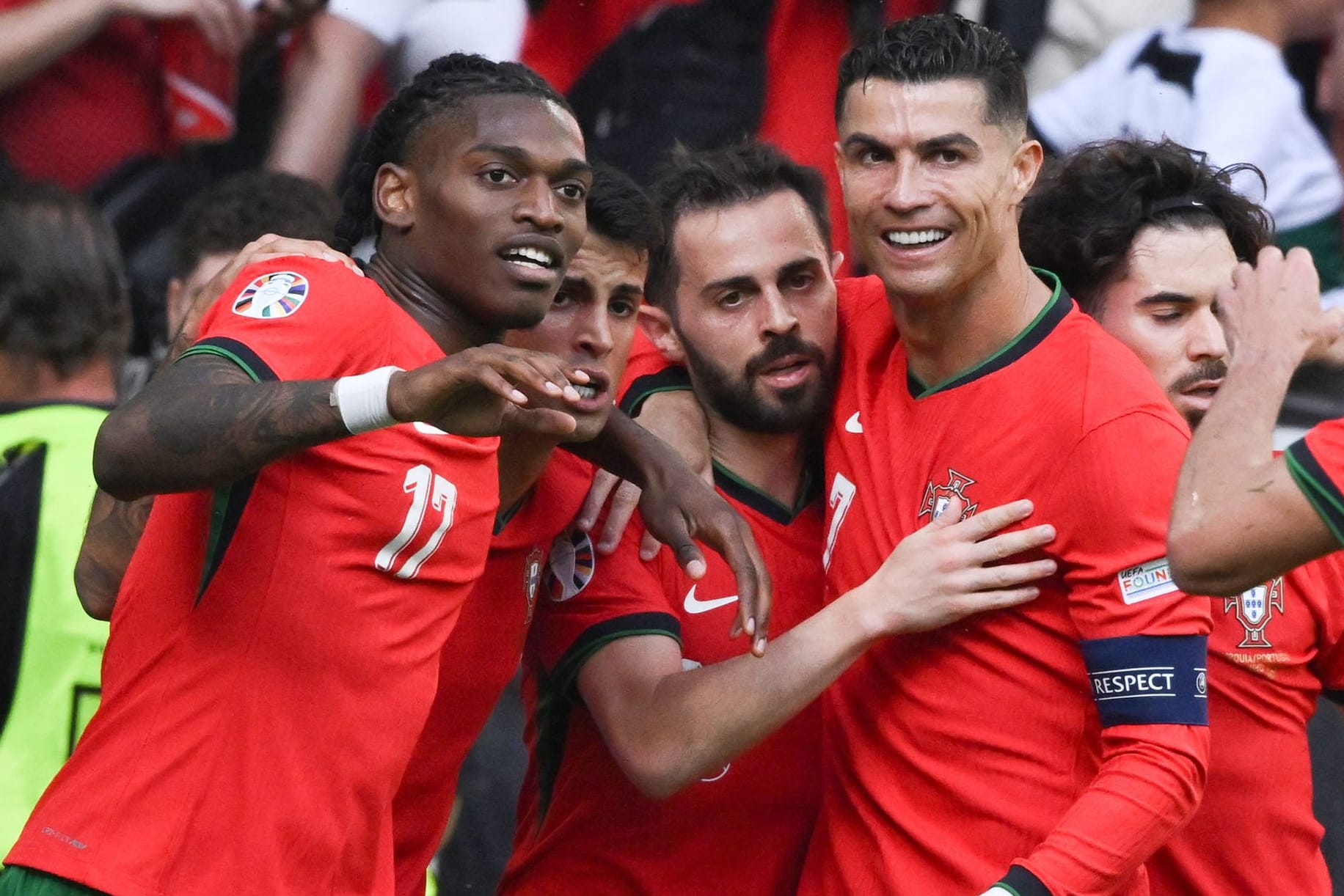 In Torlaune: Portugal um Cristiano Ronaldo (M.) im Spiel gegen die Türkei.