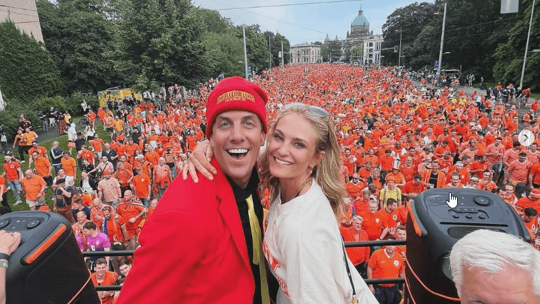 Sänger Rob Kemps von Snollebollekes mit Freundin Steph in Leipzig.