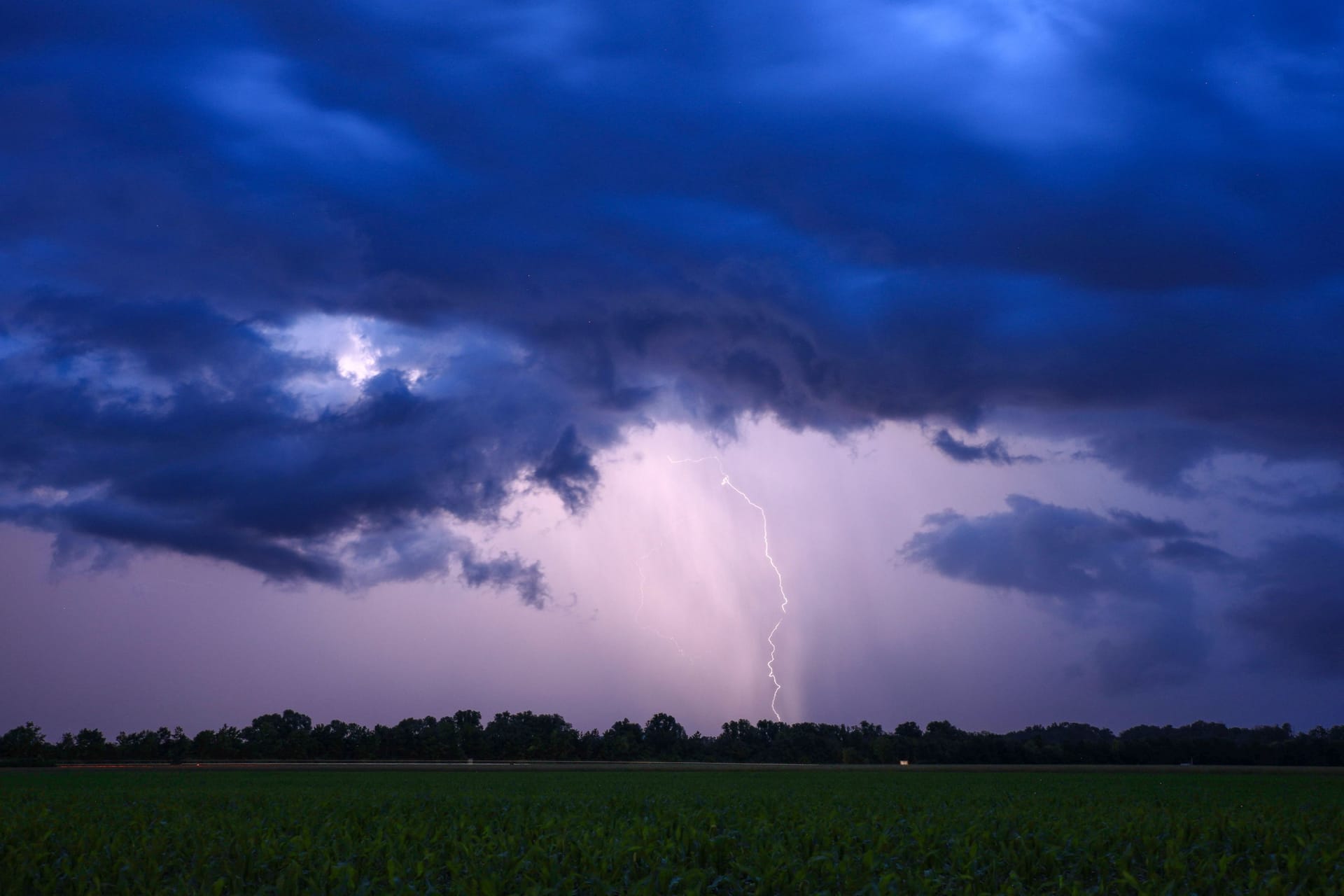 Am Dienstag drohen im Norden teilweise schwere Gewitter.