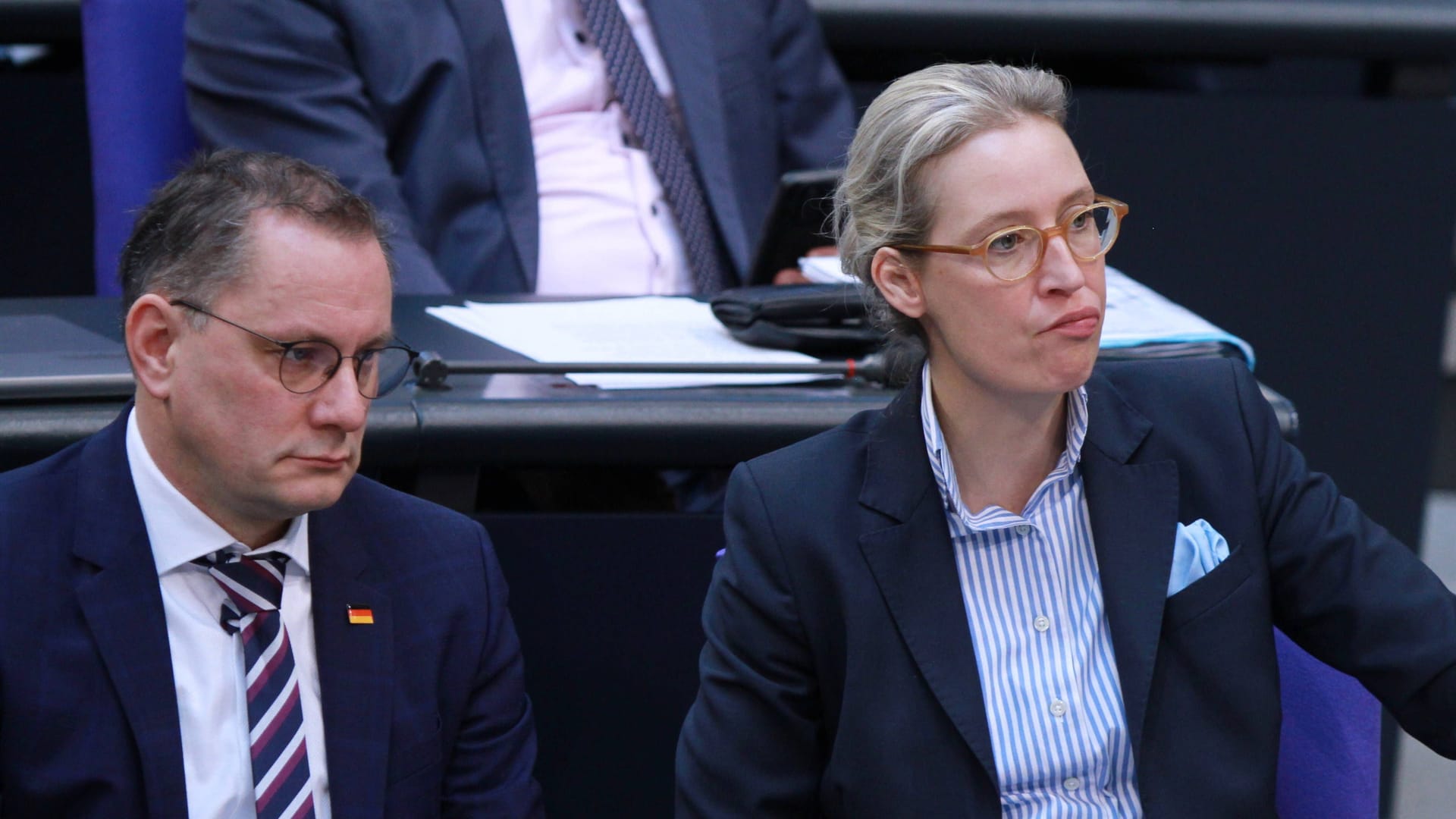 Tino Chrupalla (l.) und Alice Weidel (Archivbild): Seit Januar hat die Partei 7,5 Prozent an Zustimmungswerten verloren.