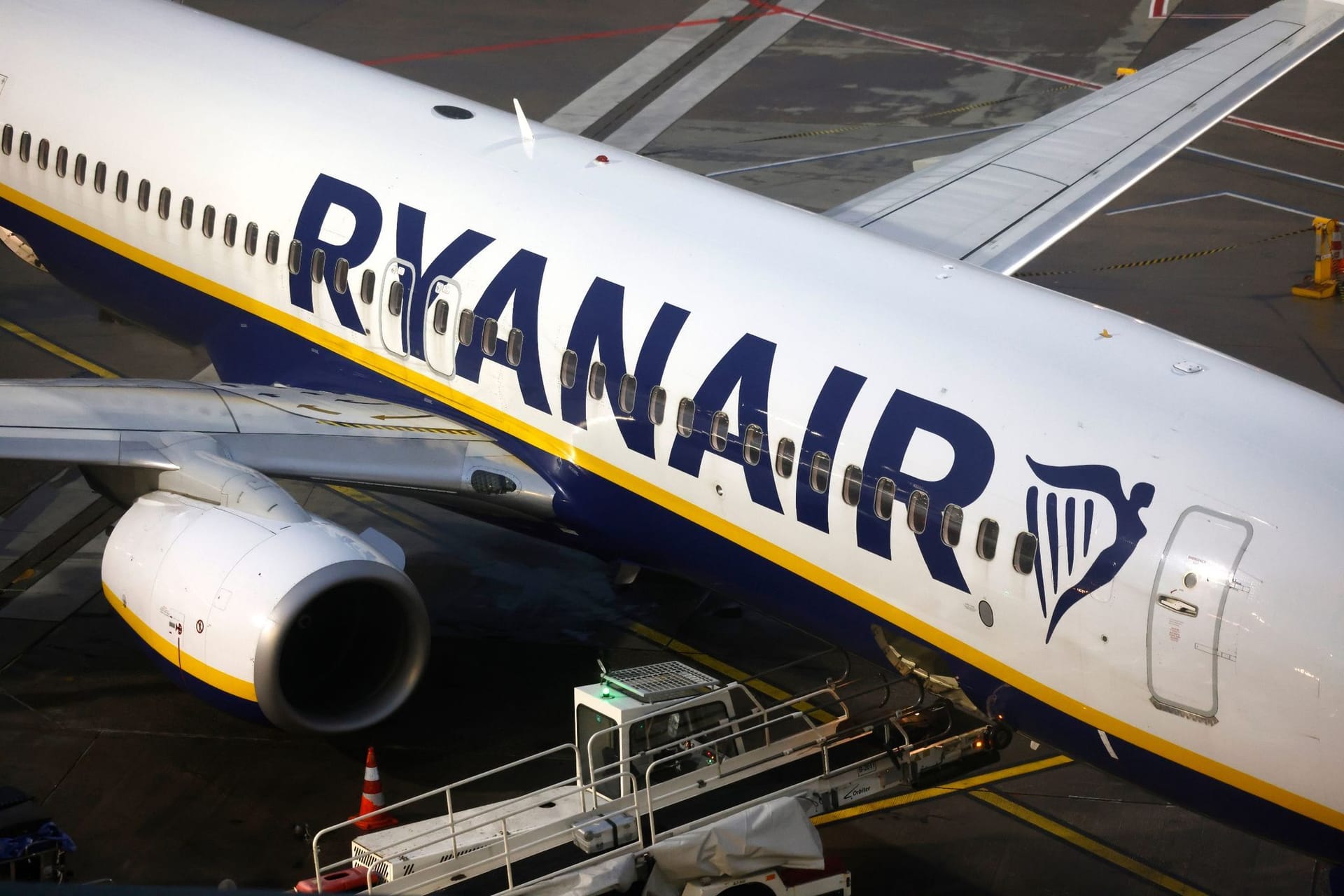 Ryanair-Flieger: Bei Ryanairs Attacke geht es auch um einen Streit um eine Deckelung des Luftverkehrs am Flughafen in Dublin.