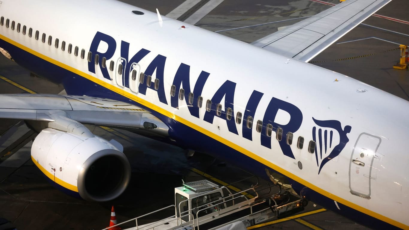 Ryanair-Flieger: Bei Ryanairs Attacke geht es auch um einen Streit um eine Deckelung des Luftverkehrs am Flughafen in Dublin.